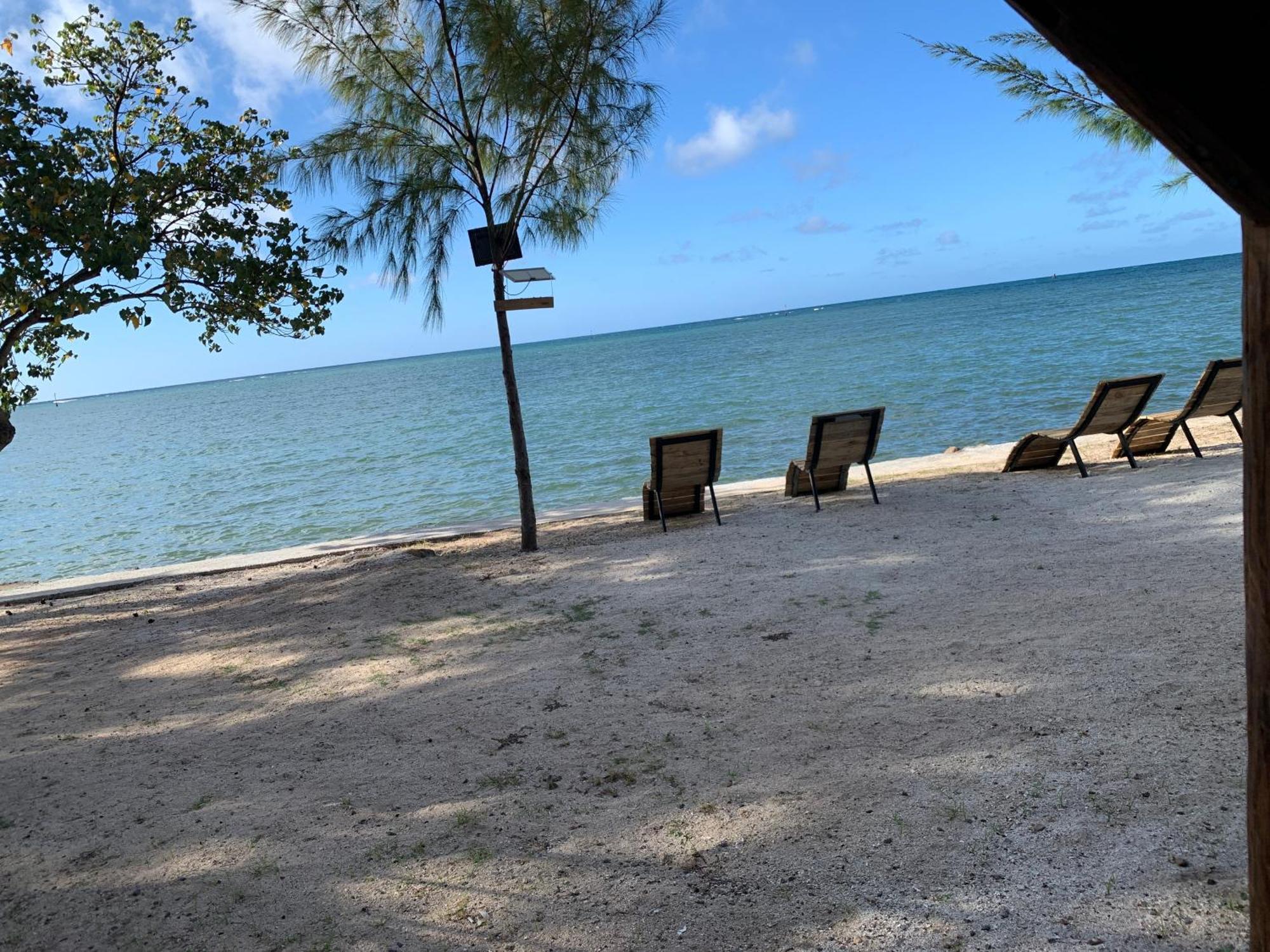 Bon Vivant Front De Mer - Ile Rodrigues Port Mathurin Extérieur photo